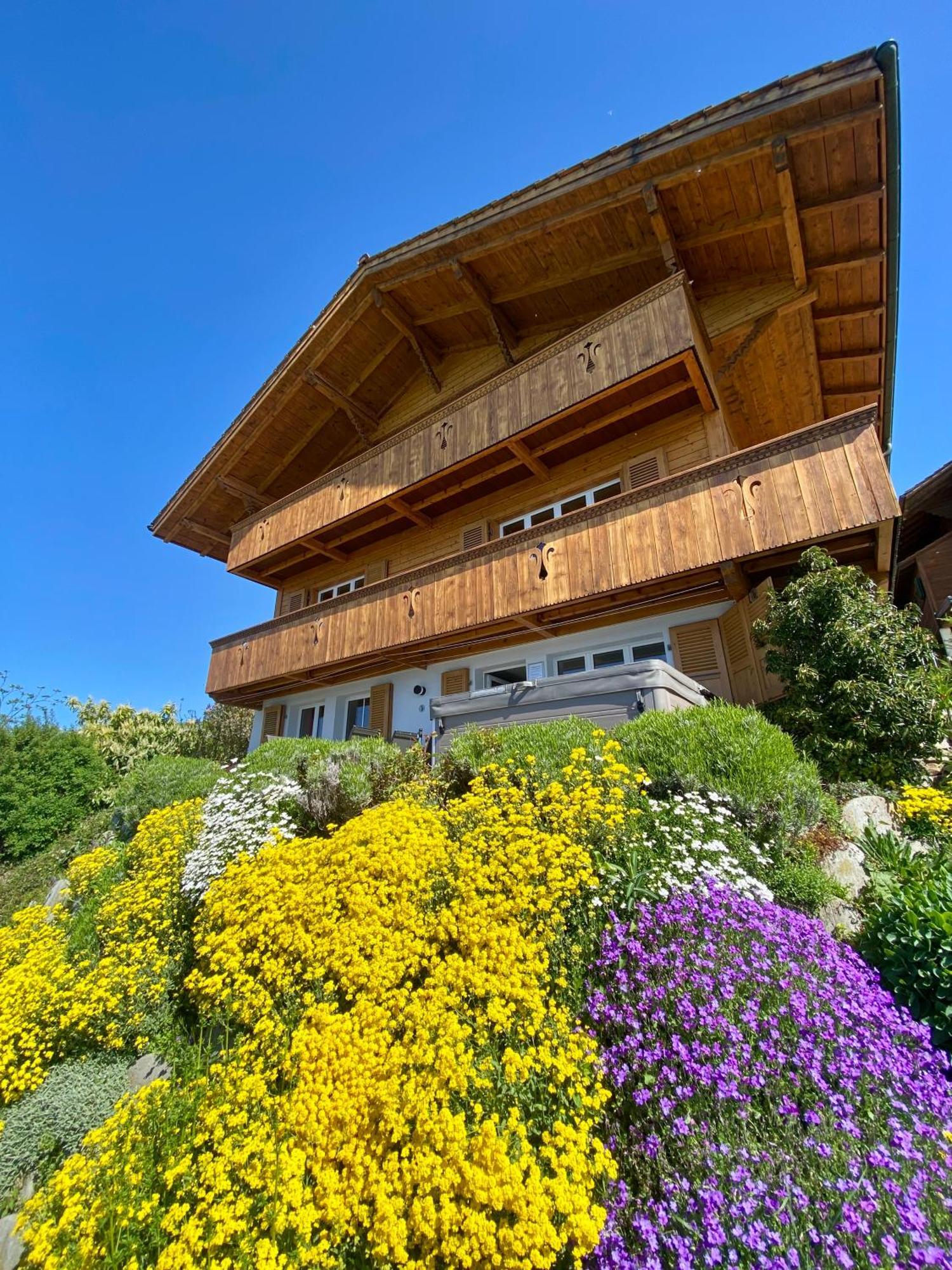 Chalet Egglen "Typical Swiss House, Best Views, Private Jacuzzi" Sigriswil Exterior foto